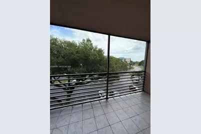 900 Colony Point Cir #416, Pembroke Pines, FL 33026 - Photo 9
