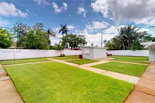 650 E Evanston Cir, Fort Lauderdale, FL 33312 - Photo 19