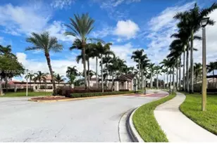 14015 N Forest Oak Cir, Davie, FL 33325 - Photo 3
