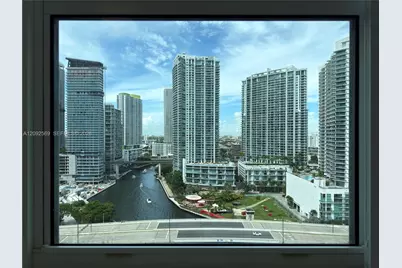 31 SE 5th St #2307, Miami, FL 33131 - Photo 17