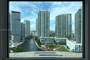 31 SE 5th St, Miami, FL 33131 - Photo 17
