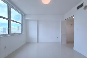 31 SE 5th St, Miami, FL 33131 - Photo 15