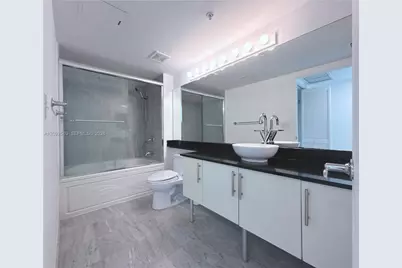 31 SE 5th St #2307, Miami, FL 33131 - Photo 21