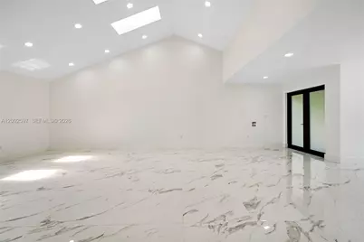 8745 NW 150th Ter, Miami Lakes, FL 33018 - Photo 5
