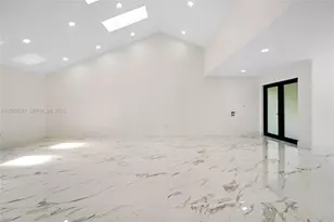 8745 NW 150th Terrace, Miami Lakes, FL 33018 - Photo 5