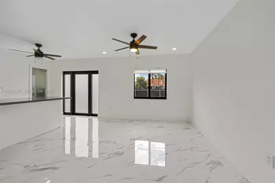 8745 NW 150th Ter, Miami Lakes, FL 33018 - Photo 11