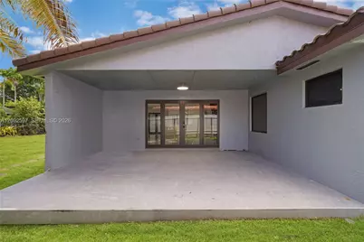 8745 NW 150th Ter, Miami Lakes, FL 33018 - Photo 33