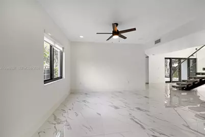 8745 NW 150th Ter, Miami Lakes, FL 33018 - Photo 9