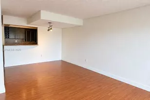 9375 Fontainebleau Blvd, Miami, FL 33172 - Photo 5