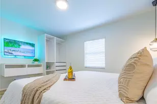 1762 NW 15th St, Miami, FL 33125 - Photo 11
