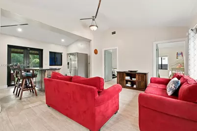 565 East Dr, Miami Springs, FL 33166 - Photo 7