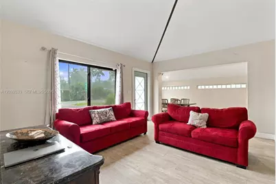 565 East Dr, Miami Springs, FL 33166 - Photo 5