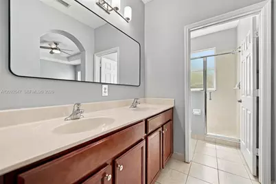12436 NW Emerald Creek Mnr, Plantation, FL 33325 - Photo 19