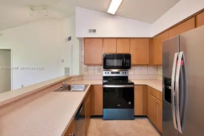 2445 SW 18th Ter #909, Fort Lauderdale, FL 33315 - Photo 7