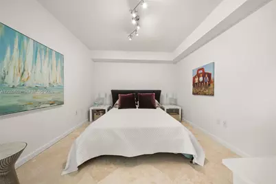 7600 Collins Ave #1012, Miami Beach, FL 33141 - Photo 21