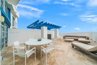 7600 Collins Ave #1012, Miami Beach, FL 33141 - Photo 3