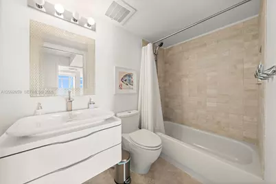 7600 Collins Ave #1012, Miami Beach, FL 33141 - Photo 23