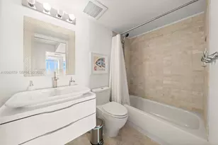 7600 Collins Ave, Miami Beach, FL 33141 - Photo 23