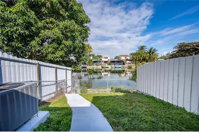 1345 W 71st St, Hialeah, FL 33014 - Photo 21