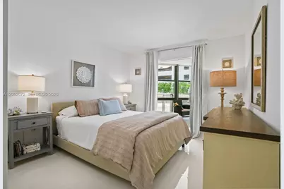 6423 Collins Ave #203, Miami Beach, FL 33141 - Photo 17