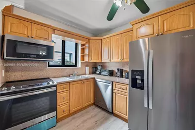 2520 SW 20th St, Miami, FL 33145 - Photo 11