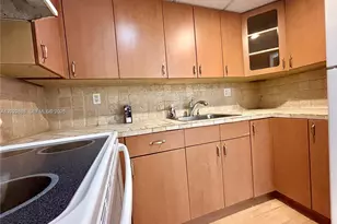 8617 SW 68th Ct, Pinecrest, FL 33156 - Photo 5