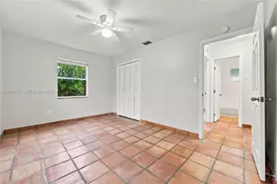 49 W Mango Rd, Lake Worth, FL 33467 - Photo 17