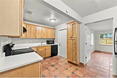 49 W Mango Rd, Lake Worth, FL 33467 - Photo 9