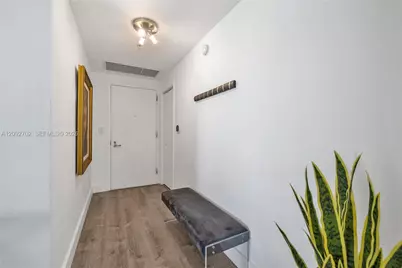 1900 N Bayshore Dr #2311, Miami, FL 33132 - Photo 3