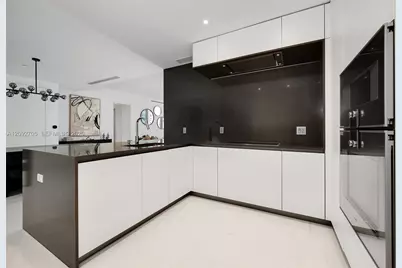 300 Biscayne Blvd Way #2809, Miami, FL 33131 - Photo 13