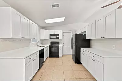 2299 SE Glover St, Port Saint Lucie, FL 34984 - Photo 7