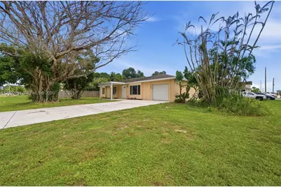 2299 SE Glover St, Port Saint Lucie, FL 34984 - Photo 3