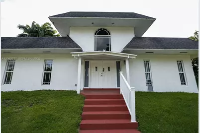 901 SW 121 Ave, Davie, FL 33325 - Photo 1