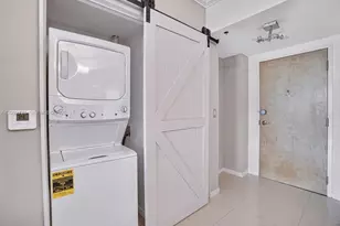 350 S Miami Ave, Miami, FL 33130 - Photo 3