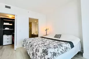121 NE 34th St, Miami, FL 33137 - Photo 17