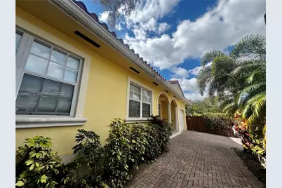 2301 SW 22nd Ave, Miami, FL 33145 - Photo 3
