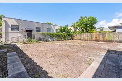 7610 Dickens Ave, Miami Beach, FL 33141 - Photo 23