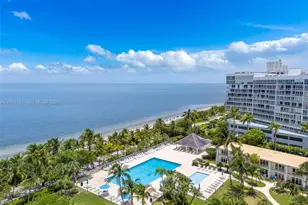 881 Ocean Dr, Key Biscayne, FL 33149 - Photo 35
