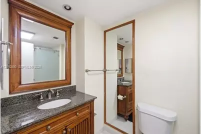 3800 Hillcrest Dr #523, Hollywood, FL 33021 - Photo 15