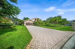 4961 NW 102nd Dr, Coral Springs, FL 33076 - Photo 9