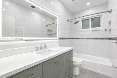 405 NE 150th St, Miami, FL 33161 - Photo 13