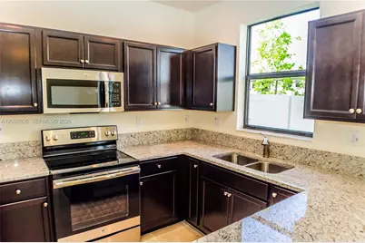 3309 W 94th Ter #3309, Hialeah, FL 33018 - Photo 5