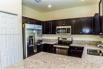 3309 W 94th Ter #3309, Hialeah, FL 33018 - Photo 3