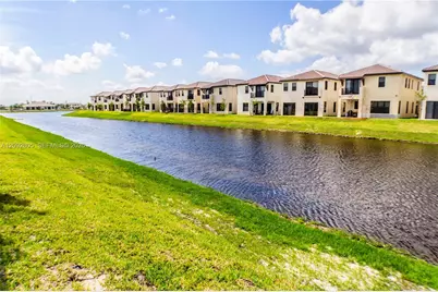 3309 W 94th Ter #3309, Hialeah, FL 33018 - Photo 17