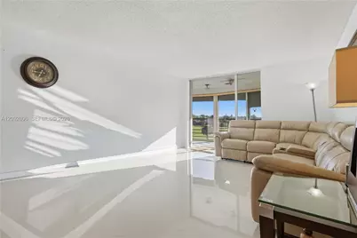 23249 Barwood Ln N #403, Boca Raton, FL 33428 - Photo 3