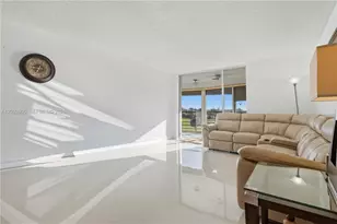 23249 Barwood Ln N, Boca Raton, FL 33428 - Photo 3