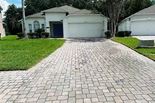 4726 Cumbrian Lakes Dr, Kissimmee, FL 34746 - Photo 3