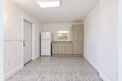 215 NW 67th Ave, Miami, FL 33126 - Photo 15