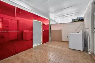 275 W 68th St, Hialeah, FL 33014 - Photo 13