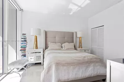 31 SE 5th St #4018, Miami, FL 33131 - Photo 11